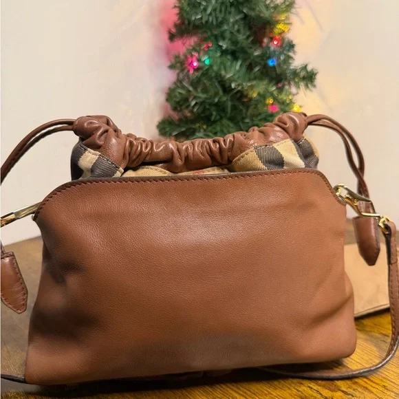 Burberry bucket crossbody bag - Picture 10 of 16